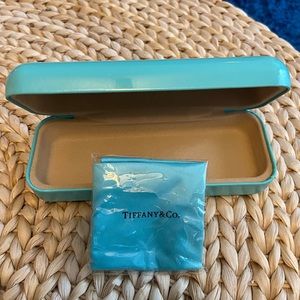 🌺Tiffany Eyeglasses Hard Cell Case & glass wipe handkerchief.